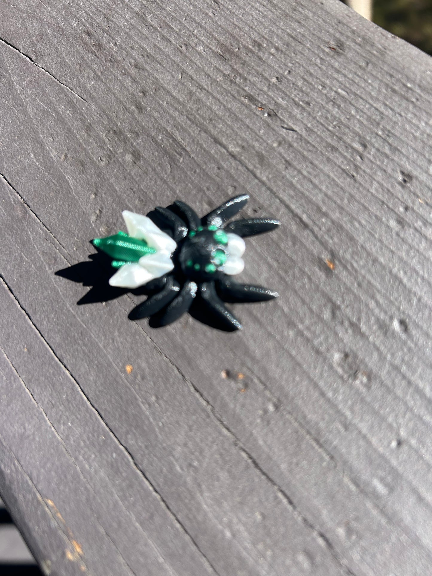 Magnetic Articulated Crystal Spiders