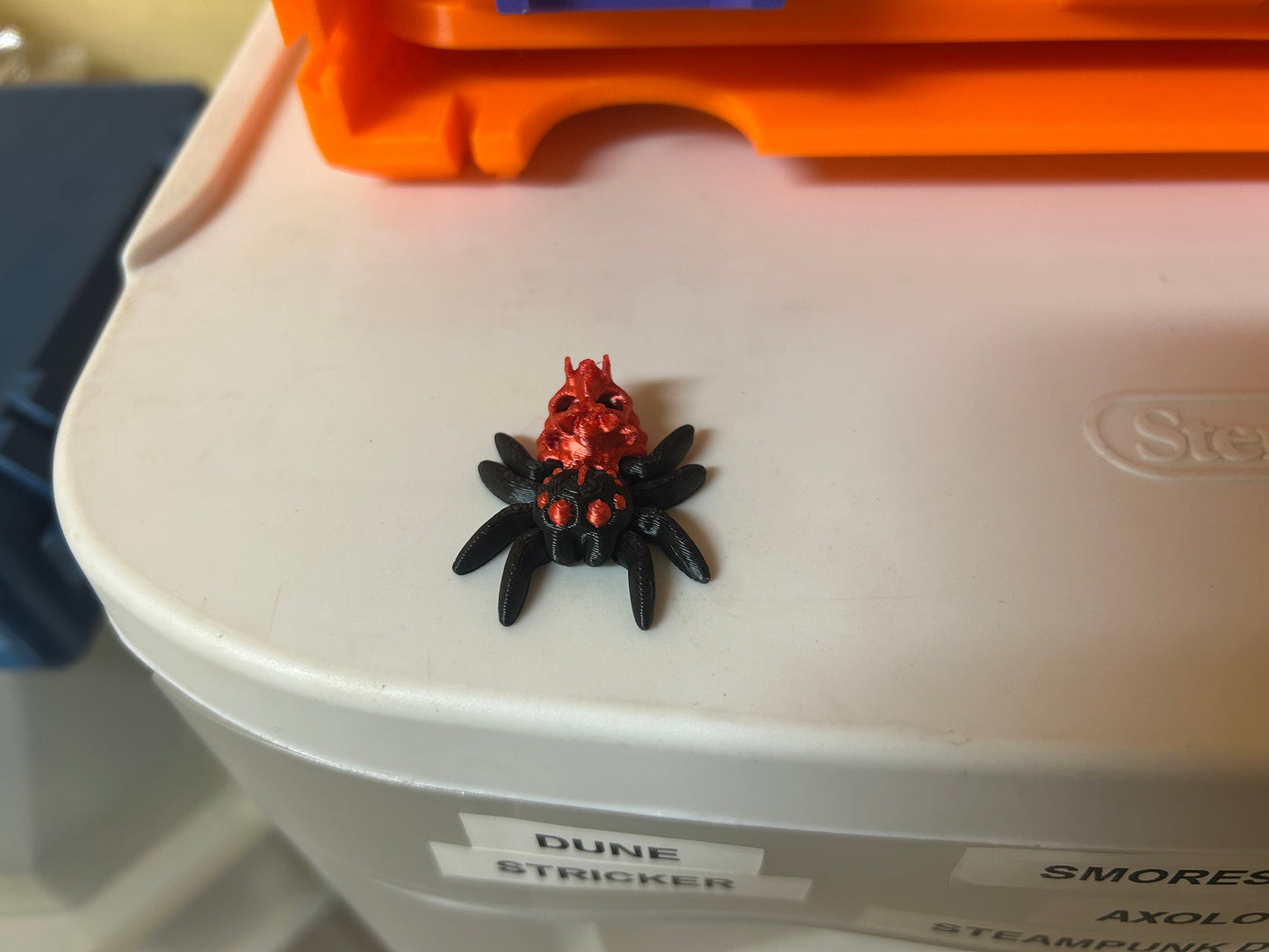 Magnetic Articulated Hollow Spiders