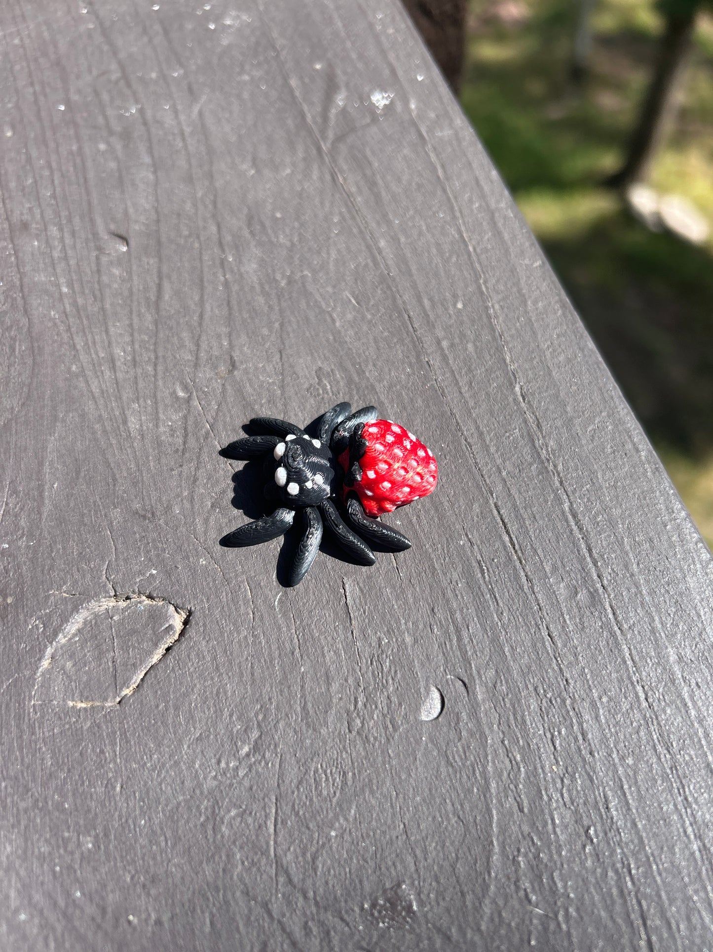 Magnetic Articulated Strawberry Spiders