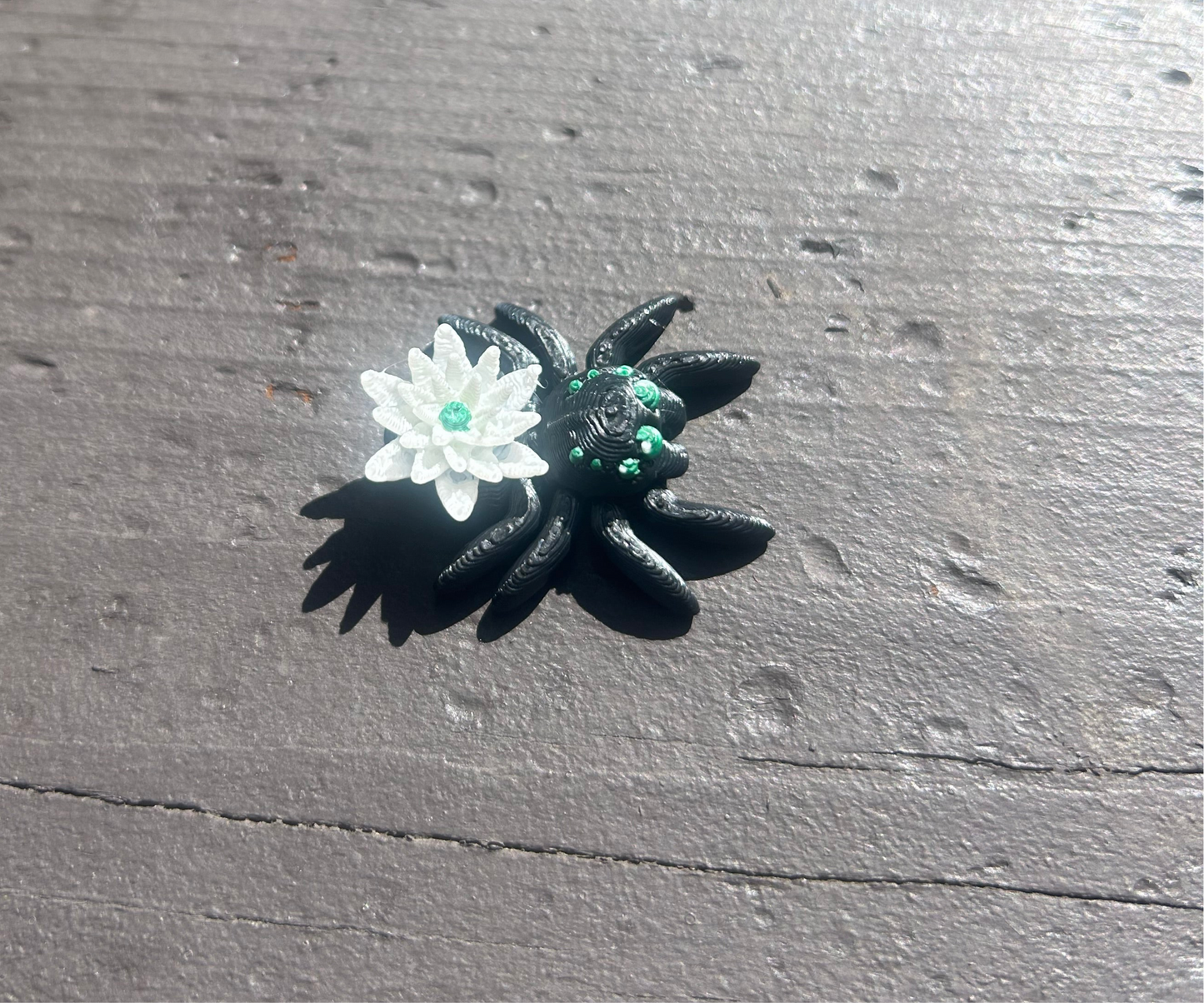 Magnetic Articulated Lily Spiders