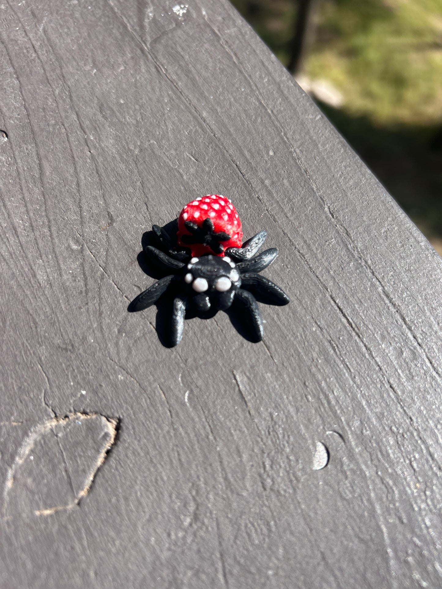 Magnetic Articulated Strawberry Spiders